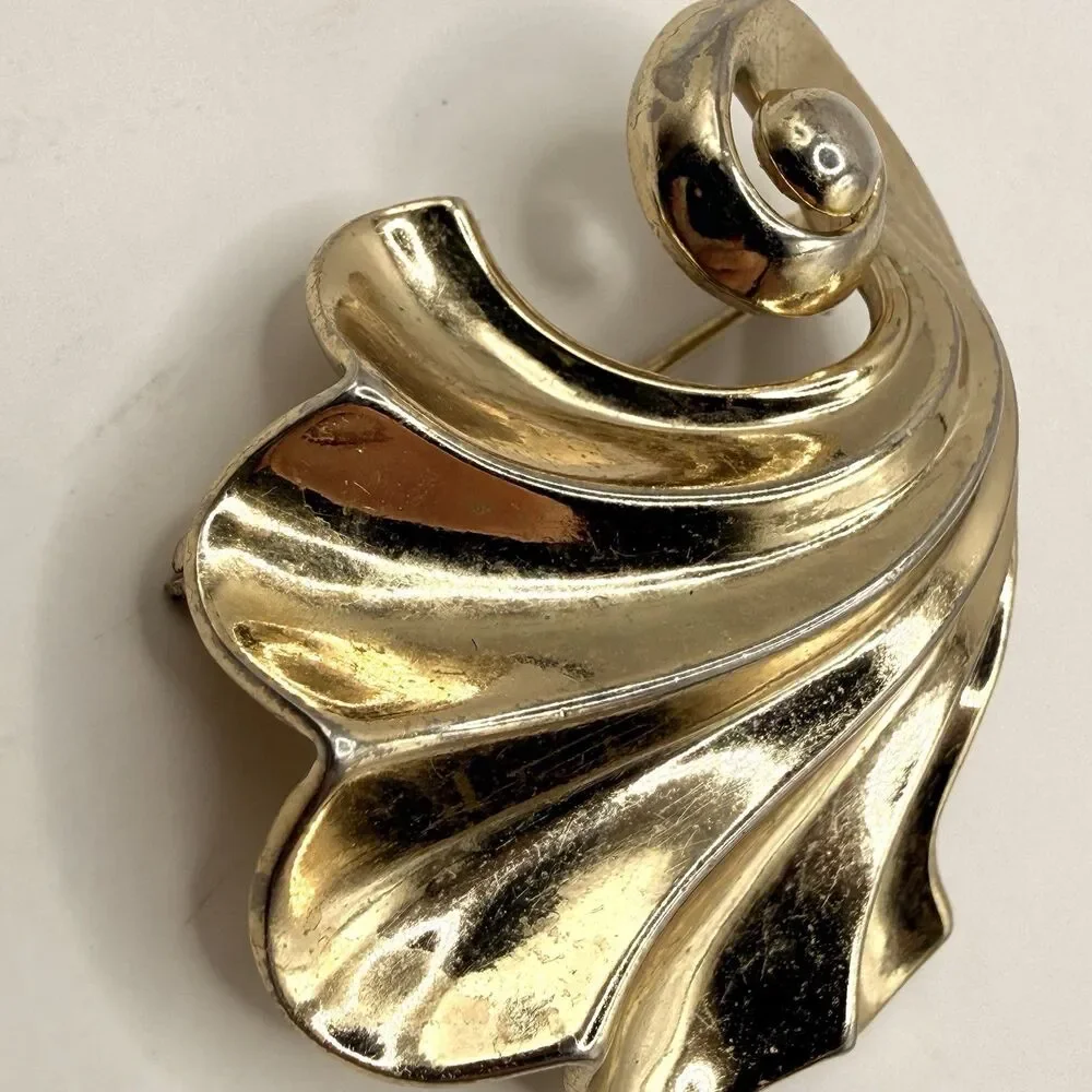 Trifari vintage crown